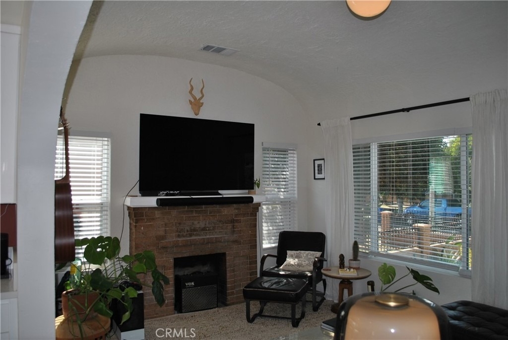 3200 Dorchester Avenue - Photo 3