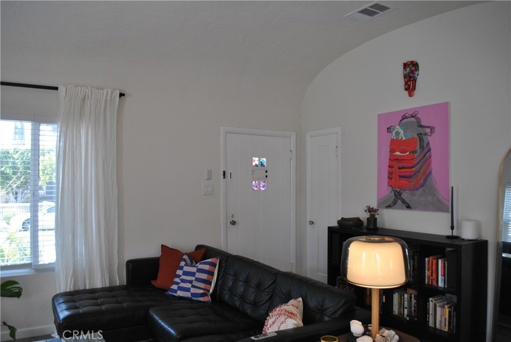 3200 Dorchester Avenue - Photo 4