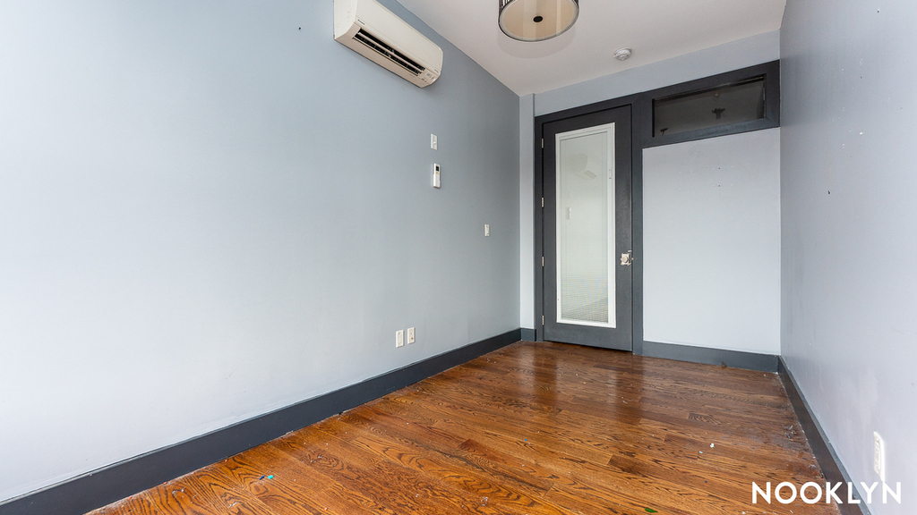 269 Meserole Street - Photo 8