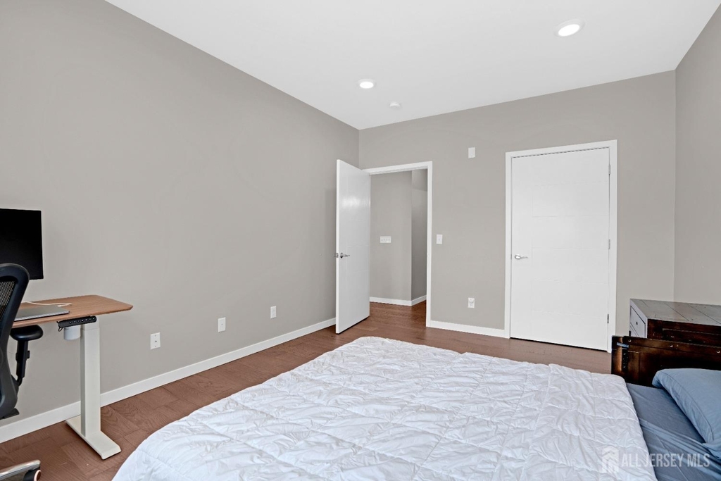 131 Lorhan Drive - Photo 18