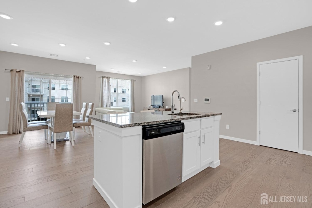 131 Lorhan Drive - Photo 4