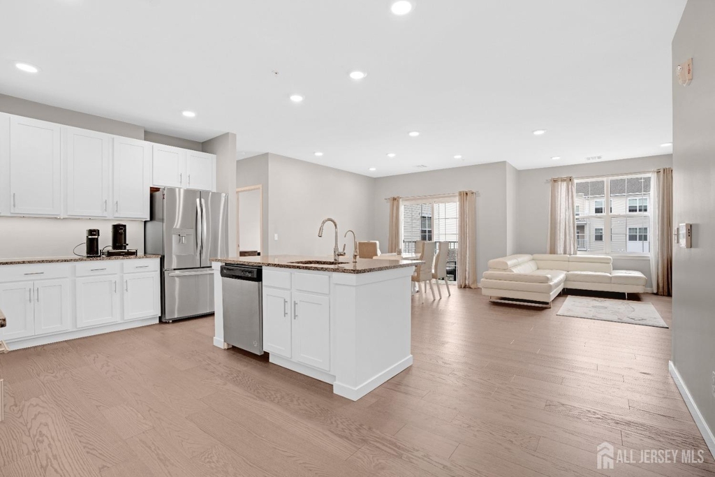 131 Lorhan Drive - Photo 2
