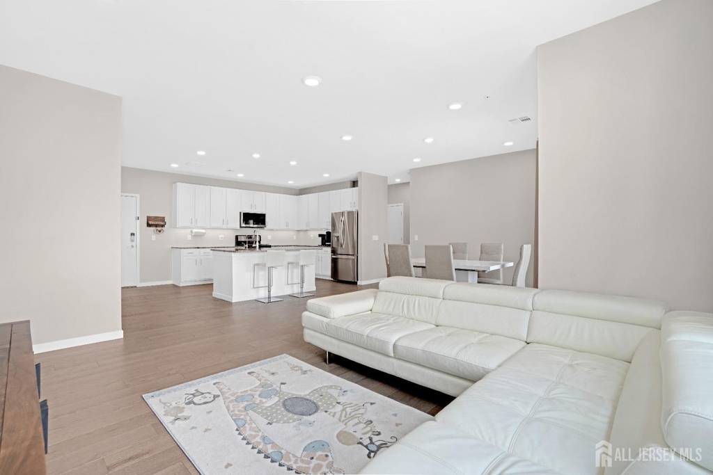 131 Lorhan Drive - Photo 8
