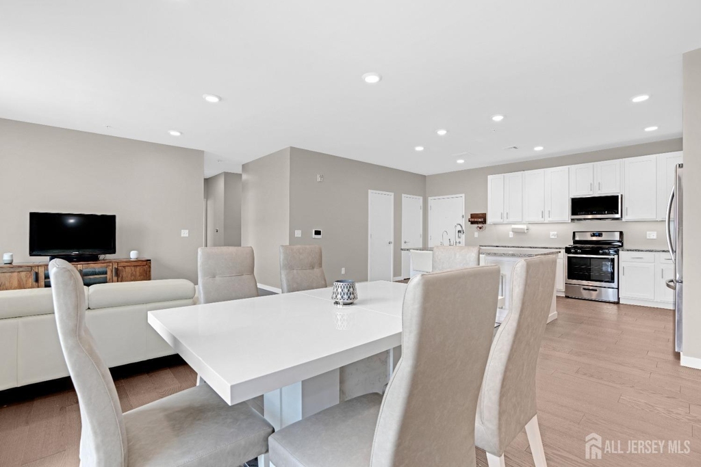 131 Lorhan Drive - Photo 6