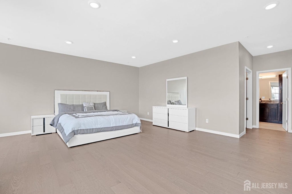 131 Lorhan Drive - Photo 12
