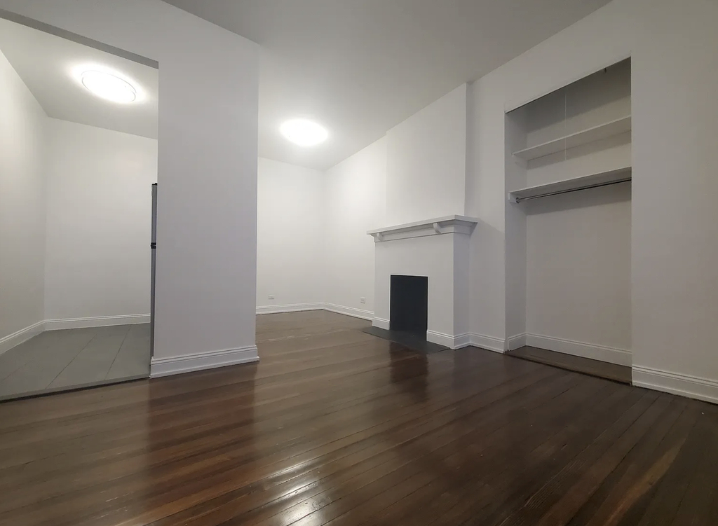 West 9th Street - Photo 6