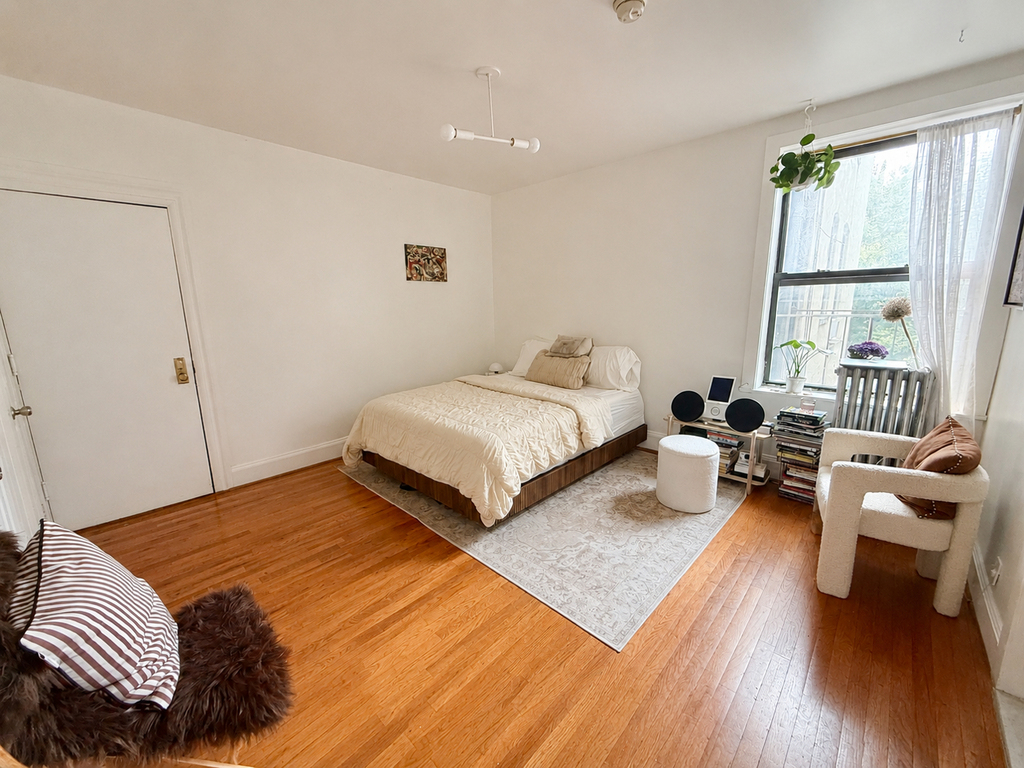 668 Hancock Street - Photo 0