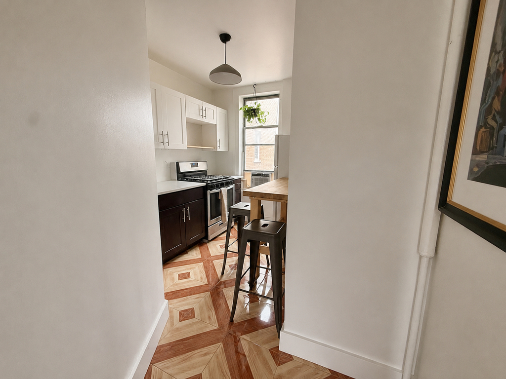 668 Hancock Street - Photo 4