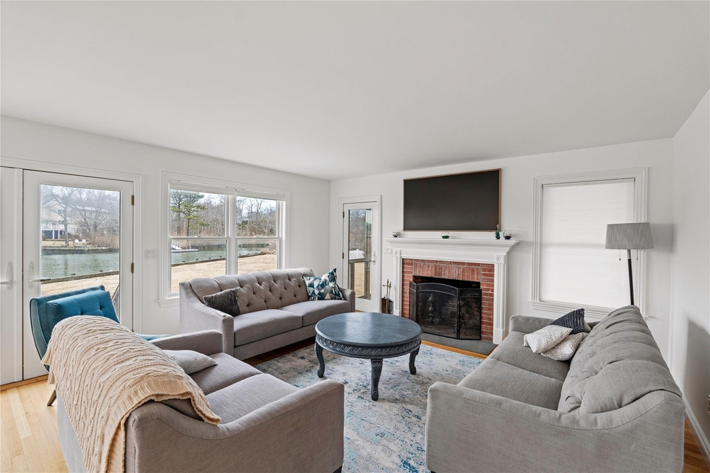 8 Hyler Drive - Photo 5