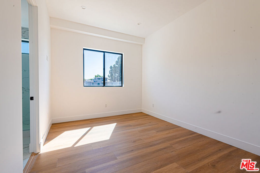 10845 N Morrison Street - Photo 5