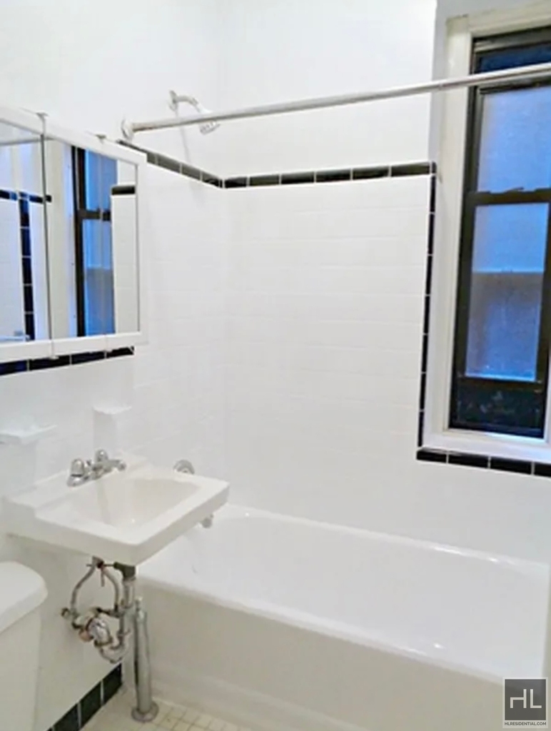 East 27th Street - Photo 3