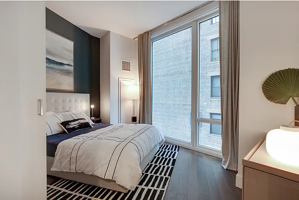 East 44th Street - Photo 3