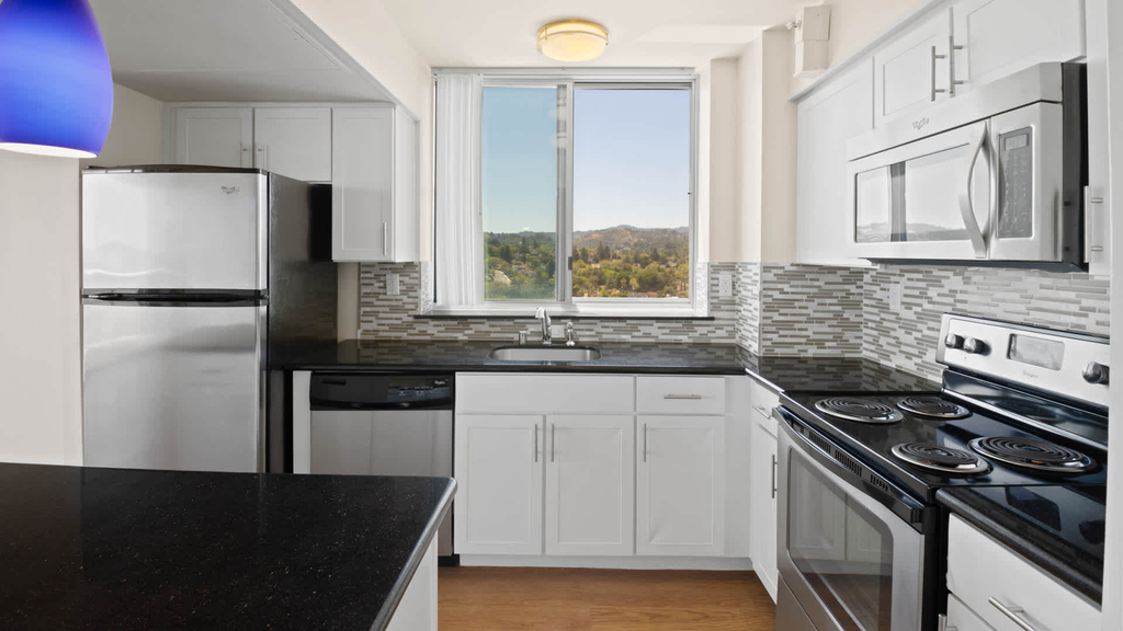 55 West 5th Avenue - Photo 2