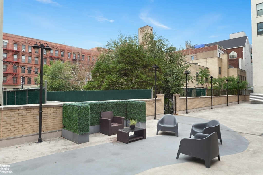 279 W 117th Street - Photo 6