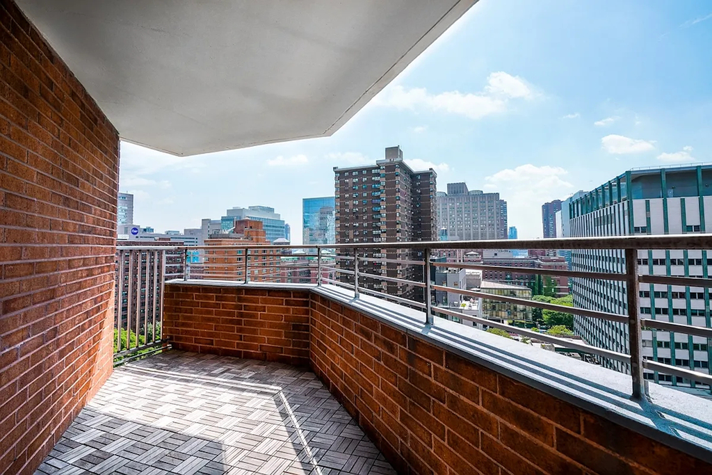 2nd Avenue - Photo 4