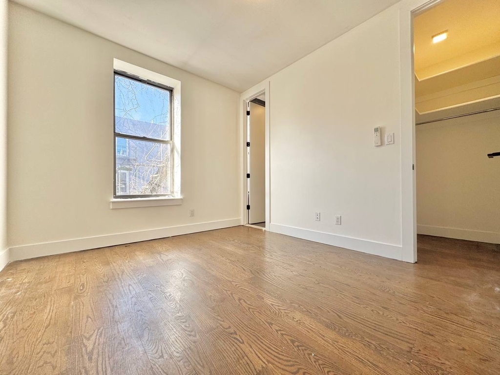 16-57 Summerfield St - Photo 0