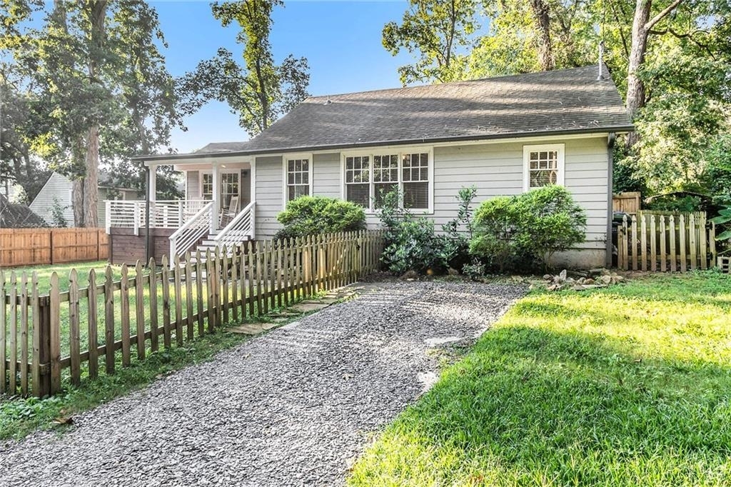 2871 Tupelo Street Se - Photo 0