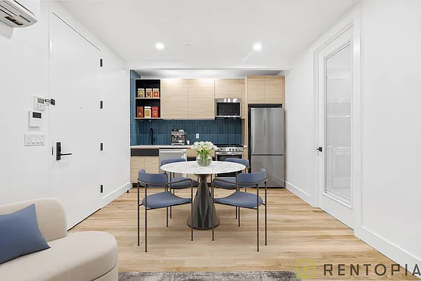 28 Richardson Street - Photo 0