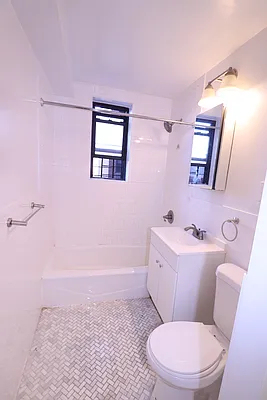 34-15 Parsons Boulevard - Photo 5