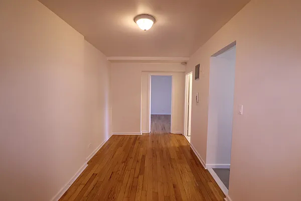34-15 Parsons Boulevard - Photo 3
