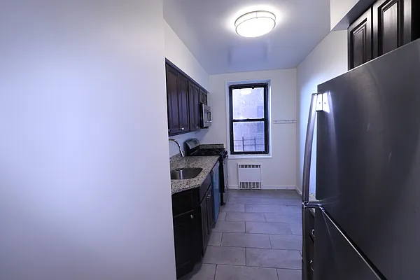 34-15 Parsons Boulevard - Photo 9