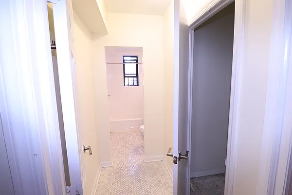 34-15 Parsons Boulevard - Photo 1