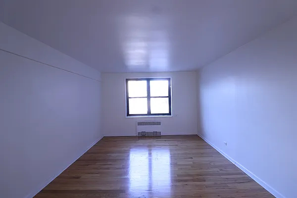 34-15 Parsons Boulevard - Photo 7