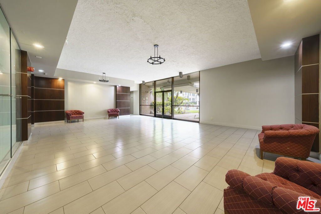 4477 Wilshire Boulevard - Photo 23
