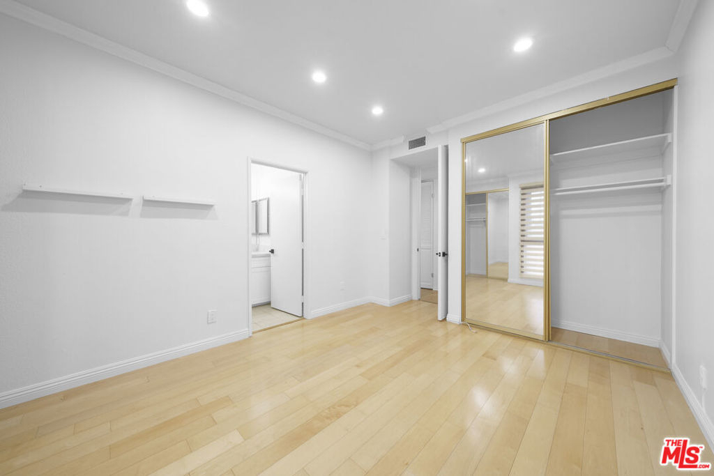 4477 Wilshire Boulevard - Photo 9