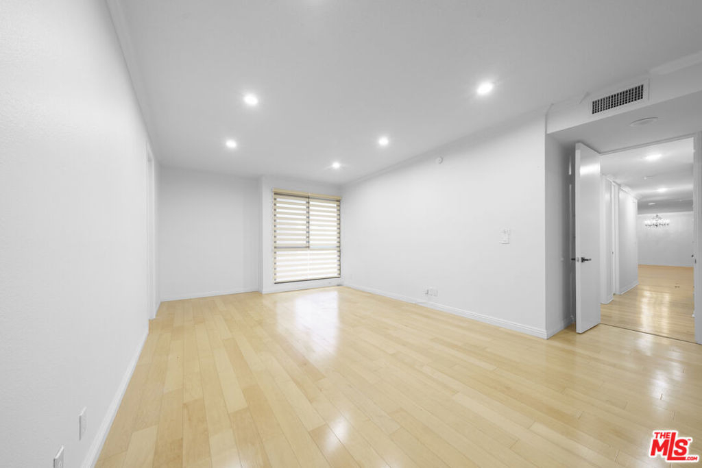 4477 Wilshire Boulevard - Photo 3
