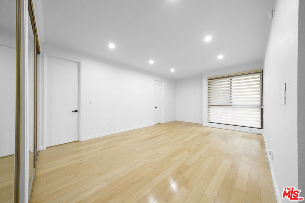 4477 Wilshire Boulevard - Photo 1