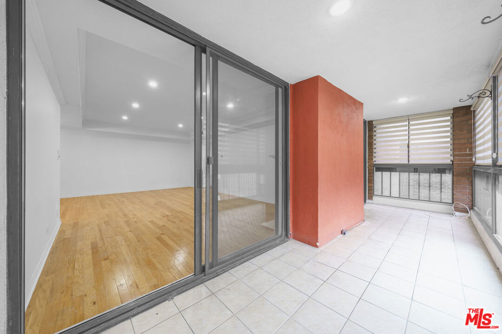 4477 Wilshire Boulevard - Photo 16