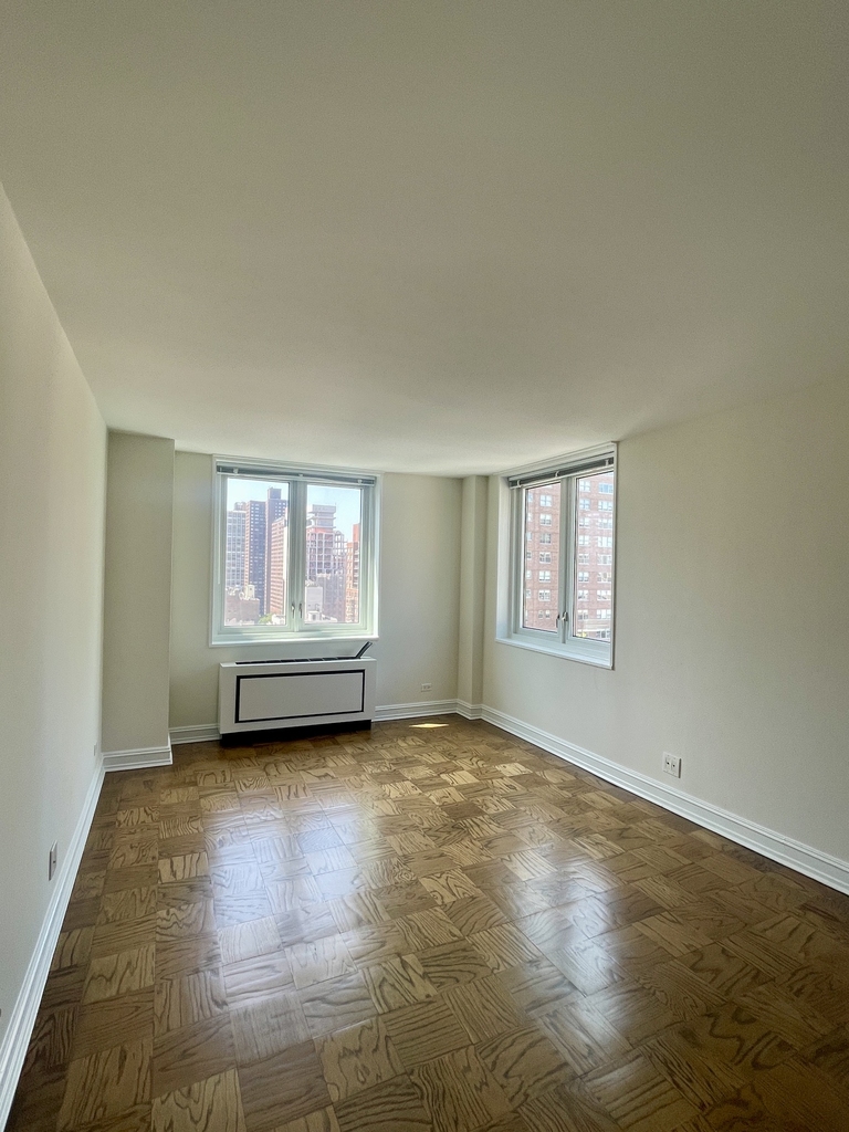 E71st Street / 1st Ave - Photo 6