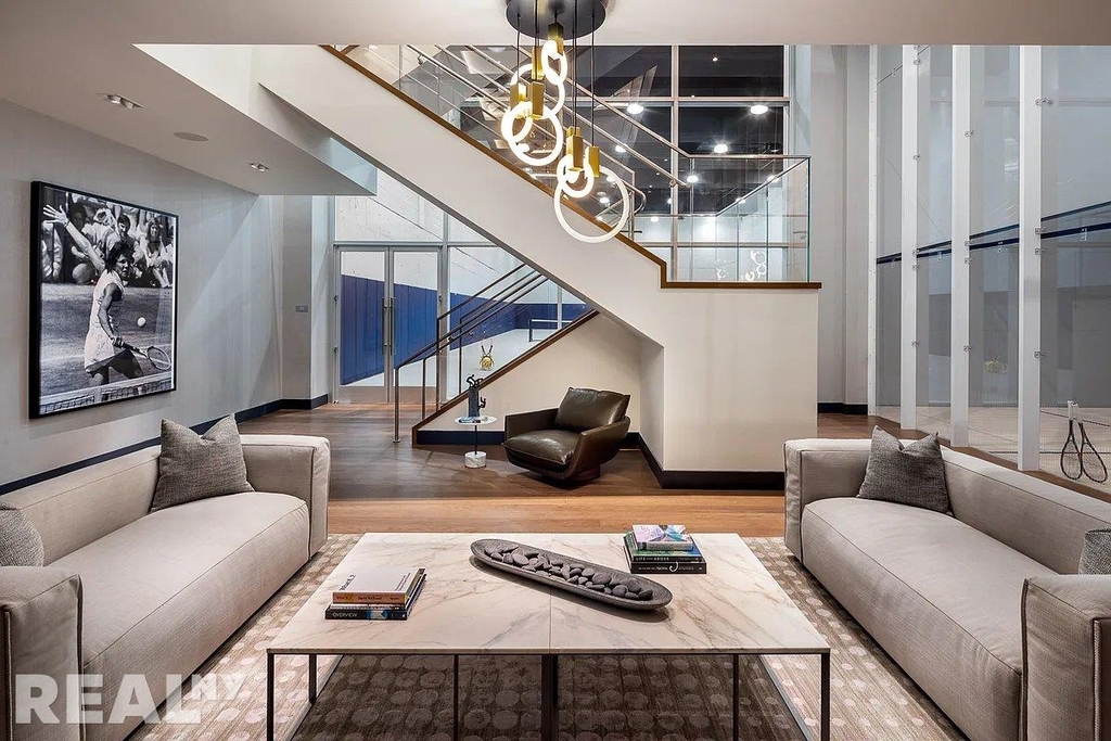West 61st Street - Photo 9