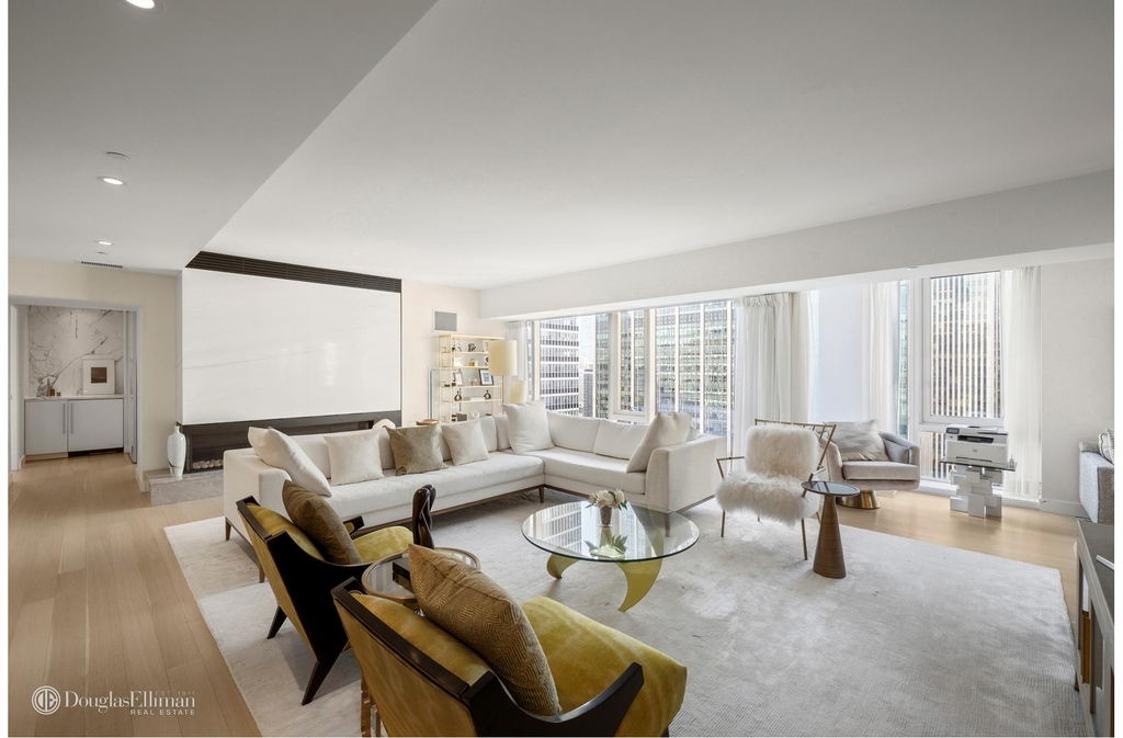135 W 52nd St - Photo 1
