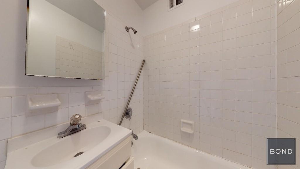Second Avenue - Photo 6