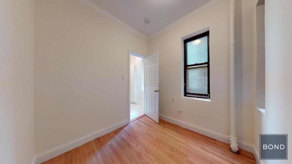 Second Avenue - Photo 2