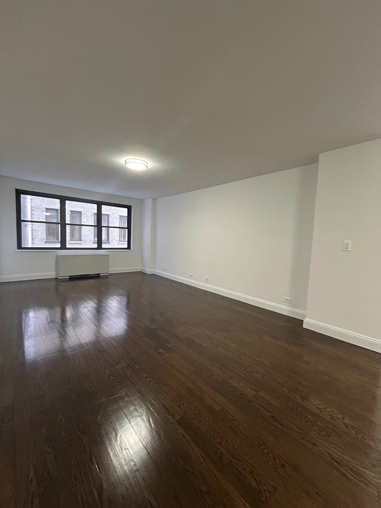 96 5th Avenue - Photo 1