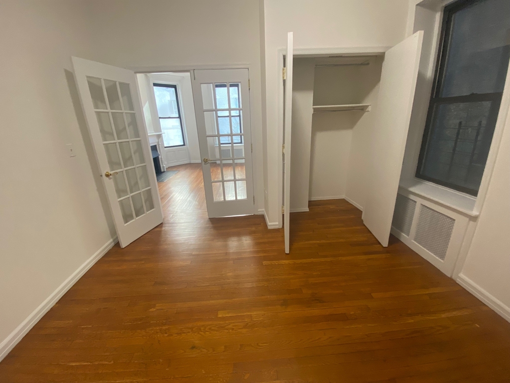 East 91st Street - Photo 5