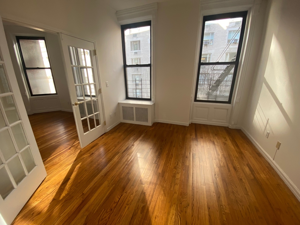 East 91st Street - Photo 7