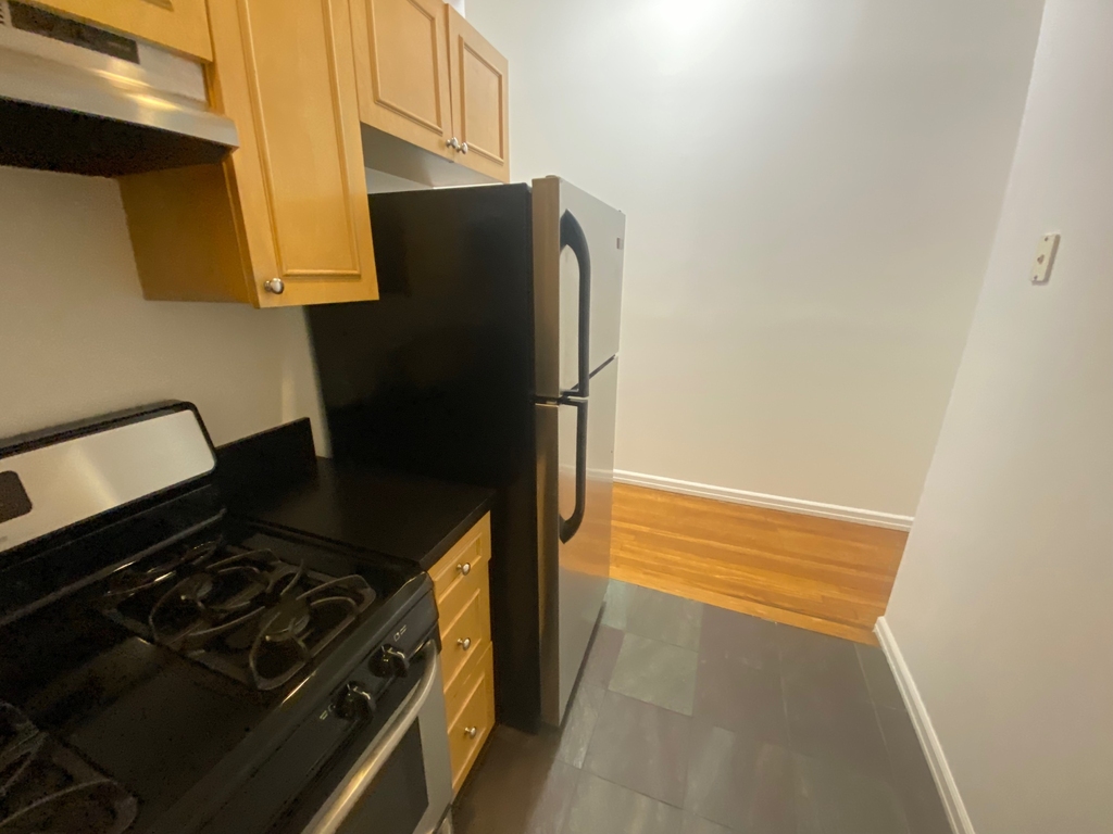 East 91st Street - Photo 9
