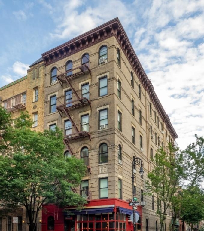 90 Bedford Street - Photo 1