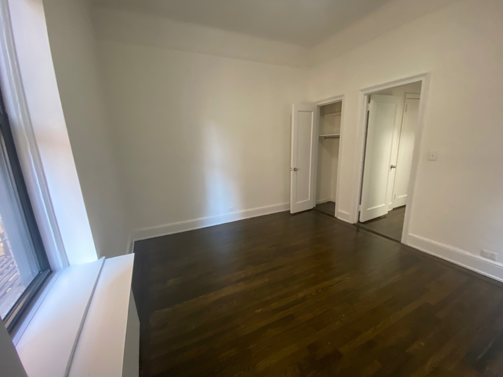 East 81st Street - Photo 7
