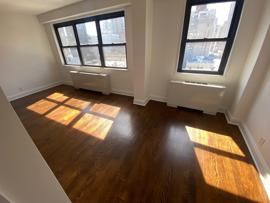 East 88th Street - Photo 8