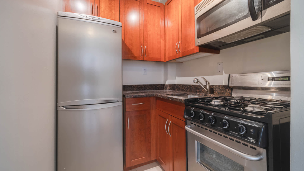228 West 71st Street - Photo 6