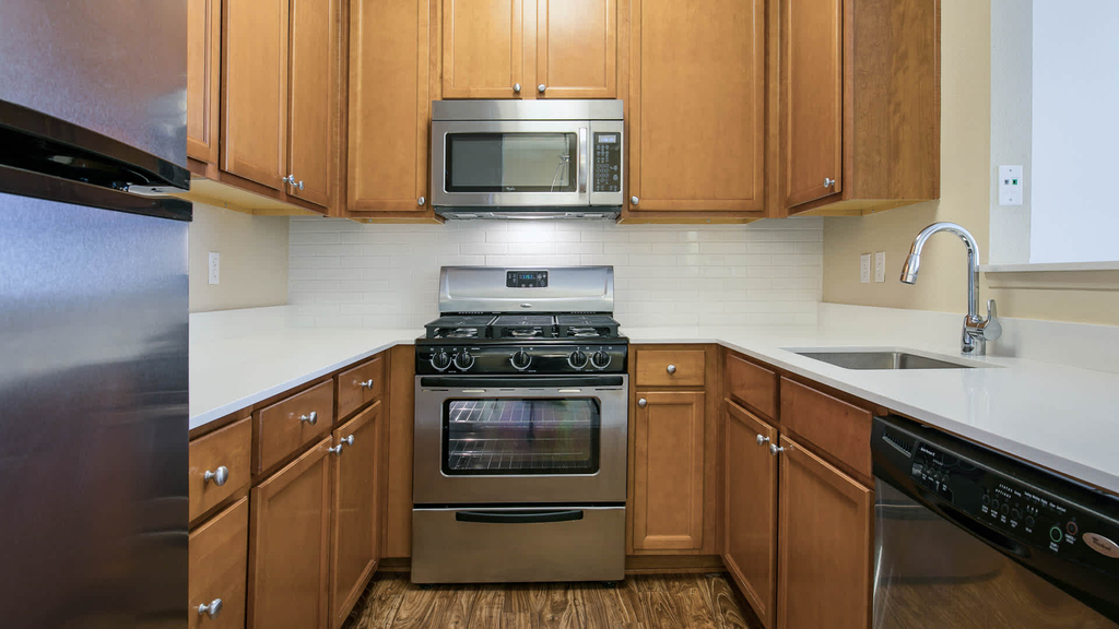 230 North Kenwood Street - Photo 4