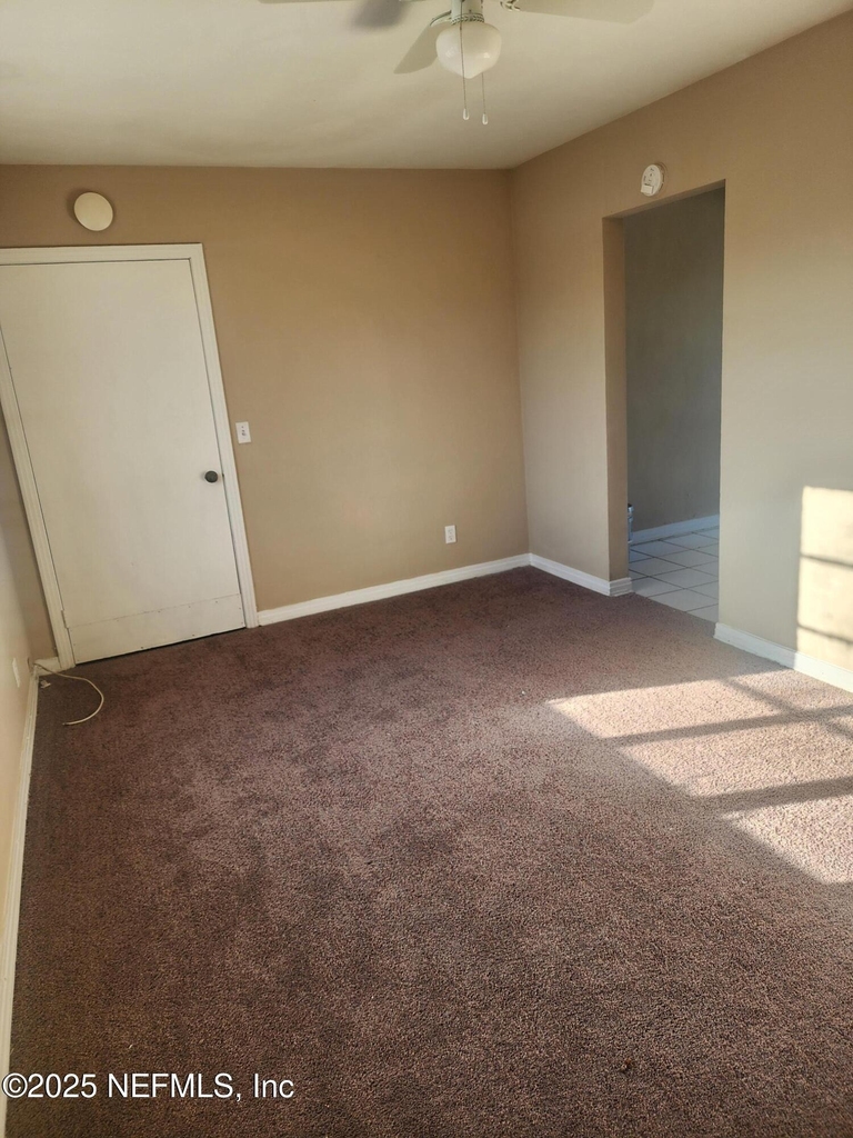 1235 W 5th Street - Photo 3