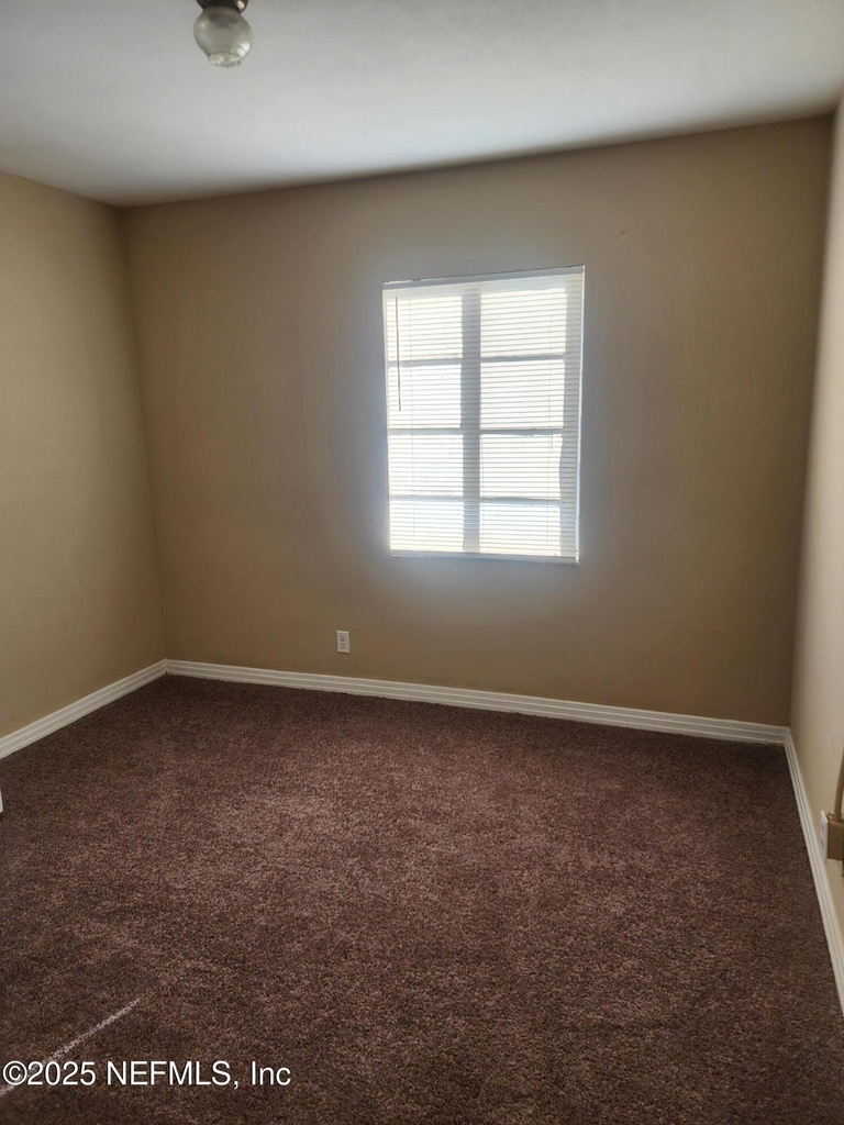 1235 W 5th Street - Photo 5