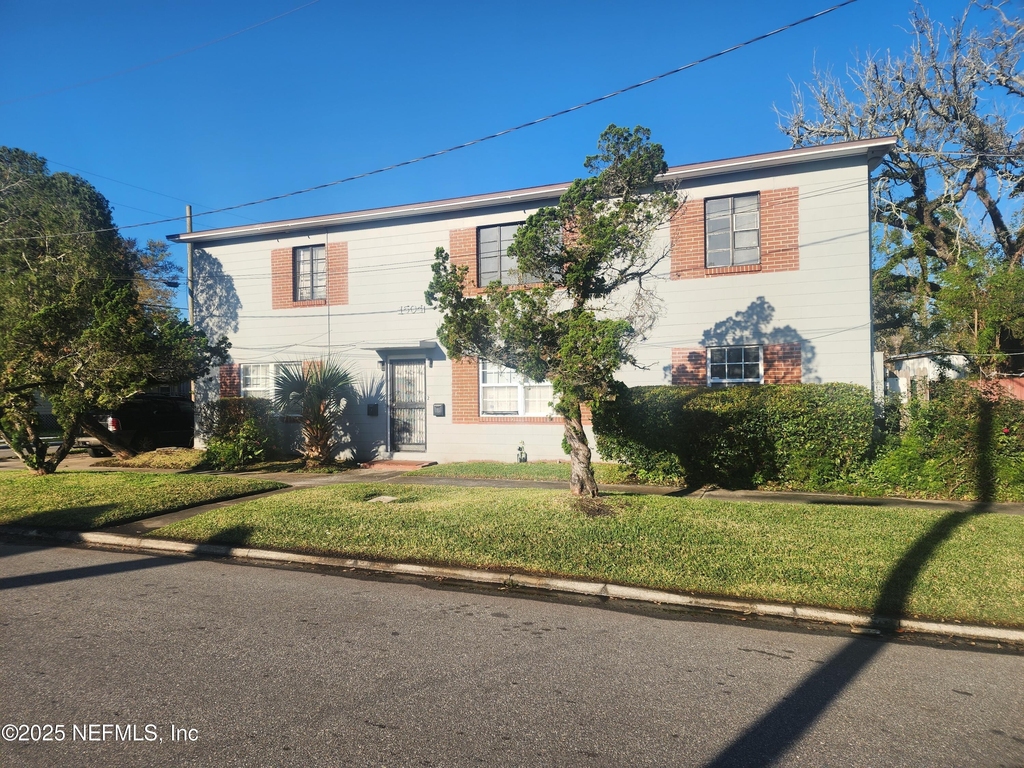 1235 W 5th Street - Photo 0