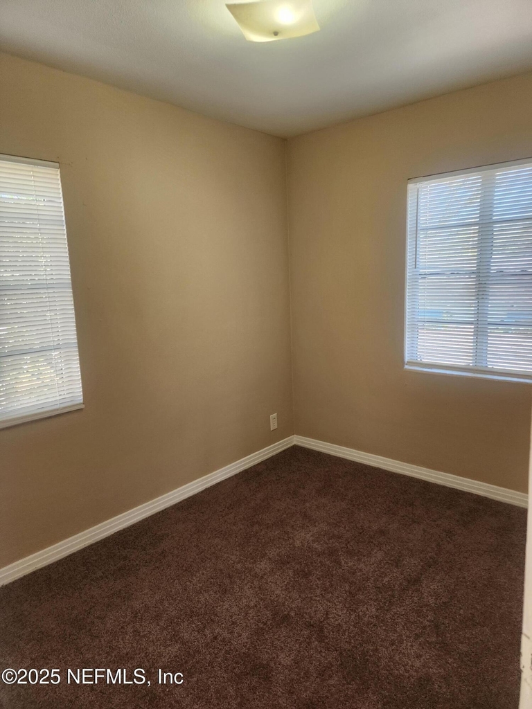 1235 W 5th Street - Photo 4